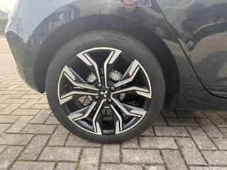 Voertuigafbeelding 12