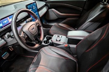 Voertuigafbeelding 4