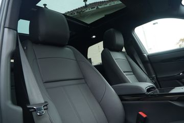 Voertuigafbeelding 4