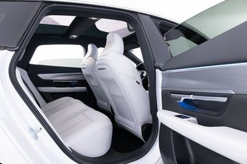 Voertuigafbeelding 6