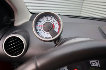 Voertuigafbeelding 6