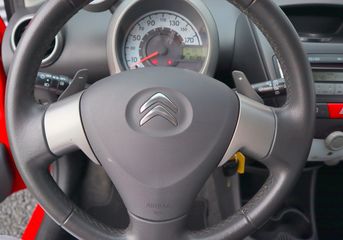 Voertuigafbeelding 8