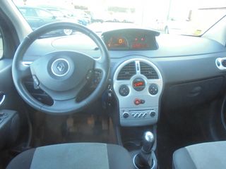 Voertuigafbeelding 8