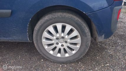 Voertuigafbeelding 4