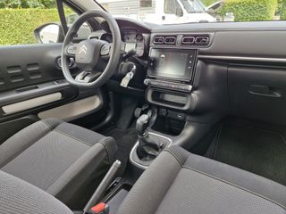 Voertuigafbeelding 8