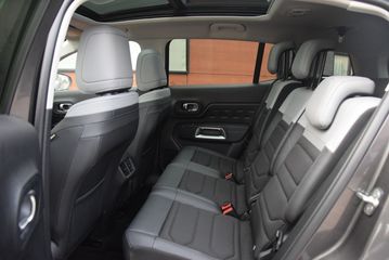 Voertuigafbeelding 8