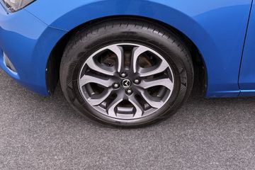 Voertuigafbeelding 6