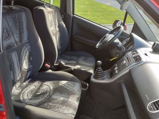 Voertuigafbeelding 6