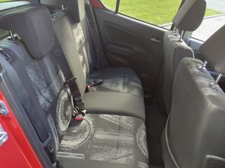 Voertuigafbeelding 8