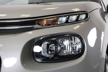 Voertuigafbeelding 6