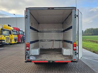 Voertuigafbeelding 9