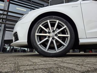 Voertuigafbeelding 8