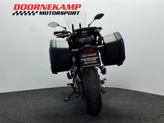 Voertuigafbeelding 12