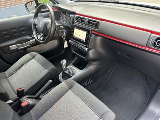 Voertuigafbeelding 19