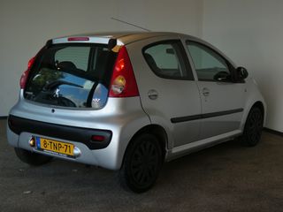 Voertuigafbeelding 5