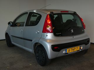 Voertuigafbeelding 6