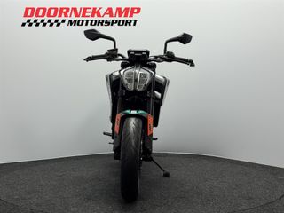 Voertuigafbeelding 4