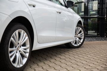 Voertuigafbeelding 4