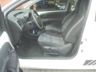 Voertuigafbeelding 6