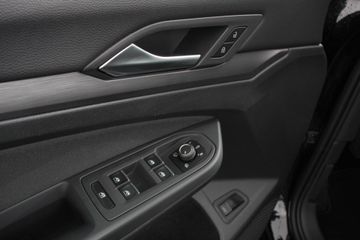 Voertuigafbeelding 12