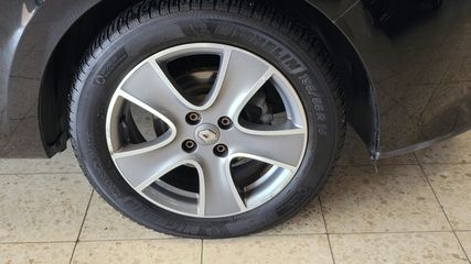 Voertuigafbeelding 6