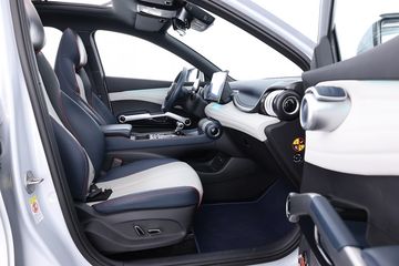 Voertuigafbeelding 6