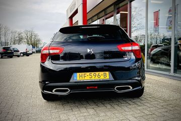 Voertuigafbeelding 10