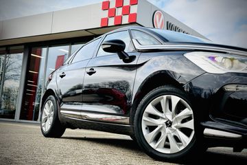 Voertuigafbeelding 2