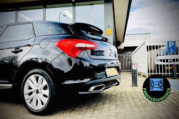 Voertuigafbeelding 9