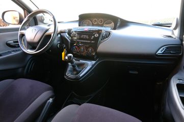 Voertuigafbeelding 4