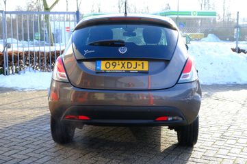 Voertuigafbeelding 7