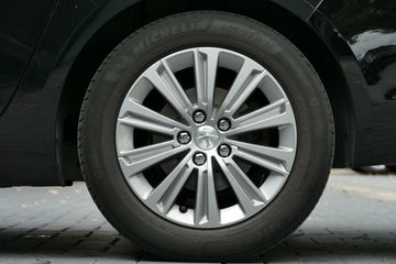 Voertuigafbeelding 9