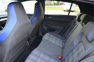 Voertuigafbeelding 12