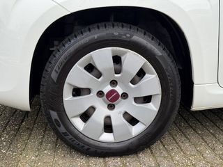 Voertuigafbeelding 8