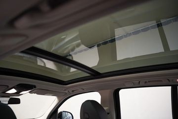 Voertuigafbeelding 4