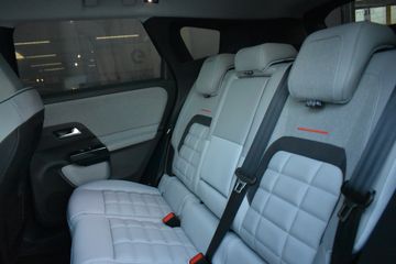 Voertuigafbeelding 11