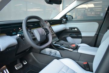 Voertuigafbeelding 9