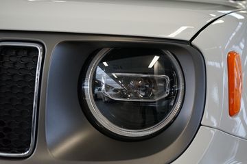 Voertuigafbeelding 13