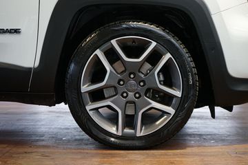 Voertuigafbeelding 9