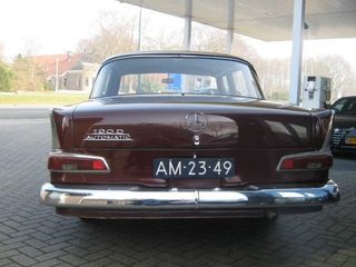 Voertuigafbeelding 6