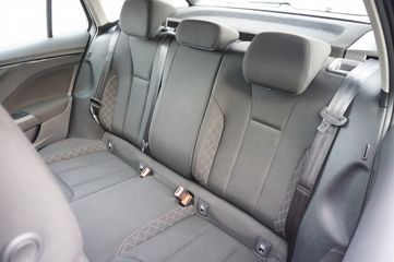 Voertuigafbeelding 9