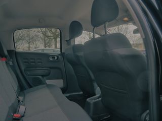 Voertuigafbeelding 13