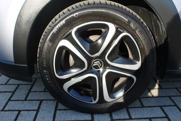 Voertuigafbeelding 7