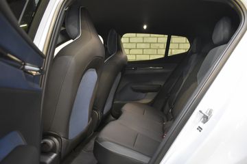 Voertuigafbeelding 14