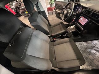 Voertuigafbeelding 8