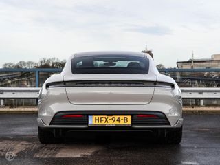 Voertuigafbeelding 4