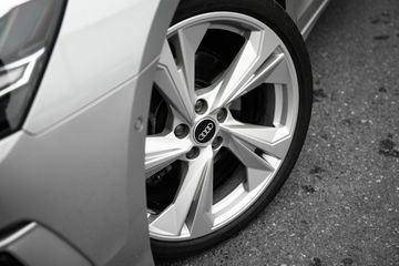 Voertuigafbeelding 6