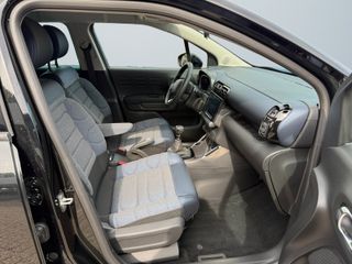 Voertuigafbeelding 12