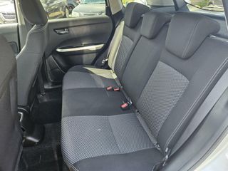 Voertuigafbeelding 8