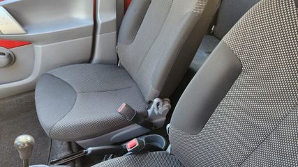 Voertuigafbeelding 8